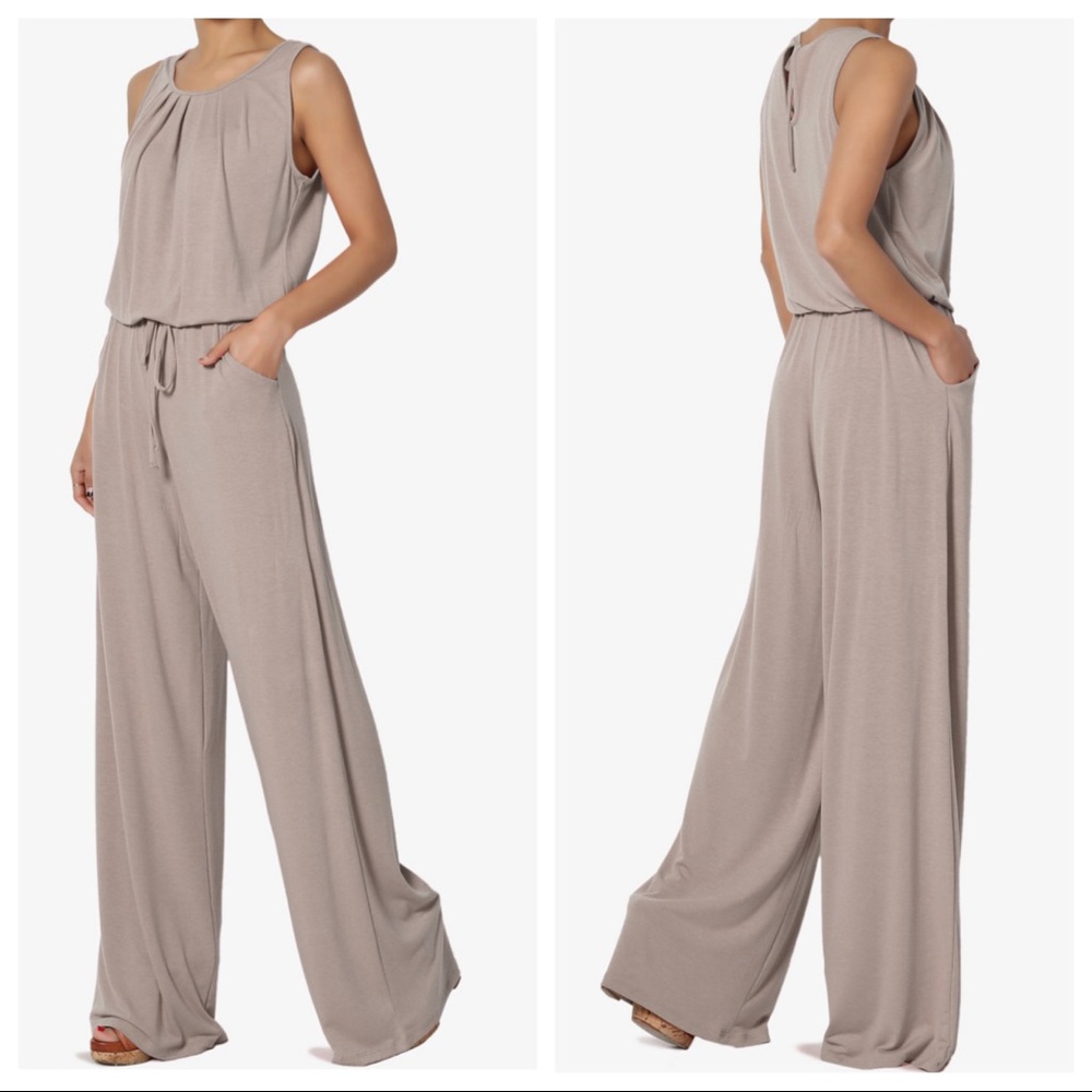 ✨LAST ONE✨Fabulous wide leg sleeveless jumpsuit with pockets - Picture 3 of 4